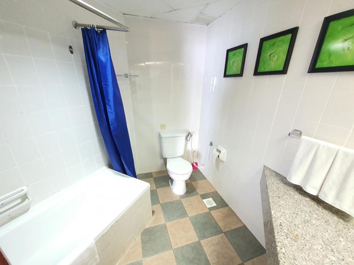 Seaview Deluxe Studio Couples Room S Tanjung Bungah (Penang) Eksteriør bilde