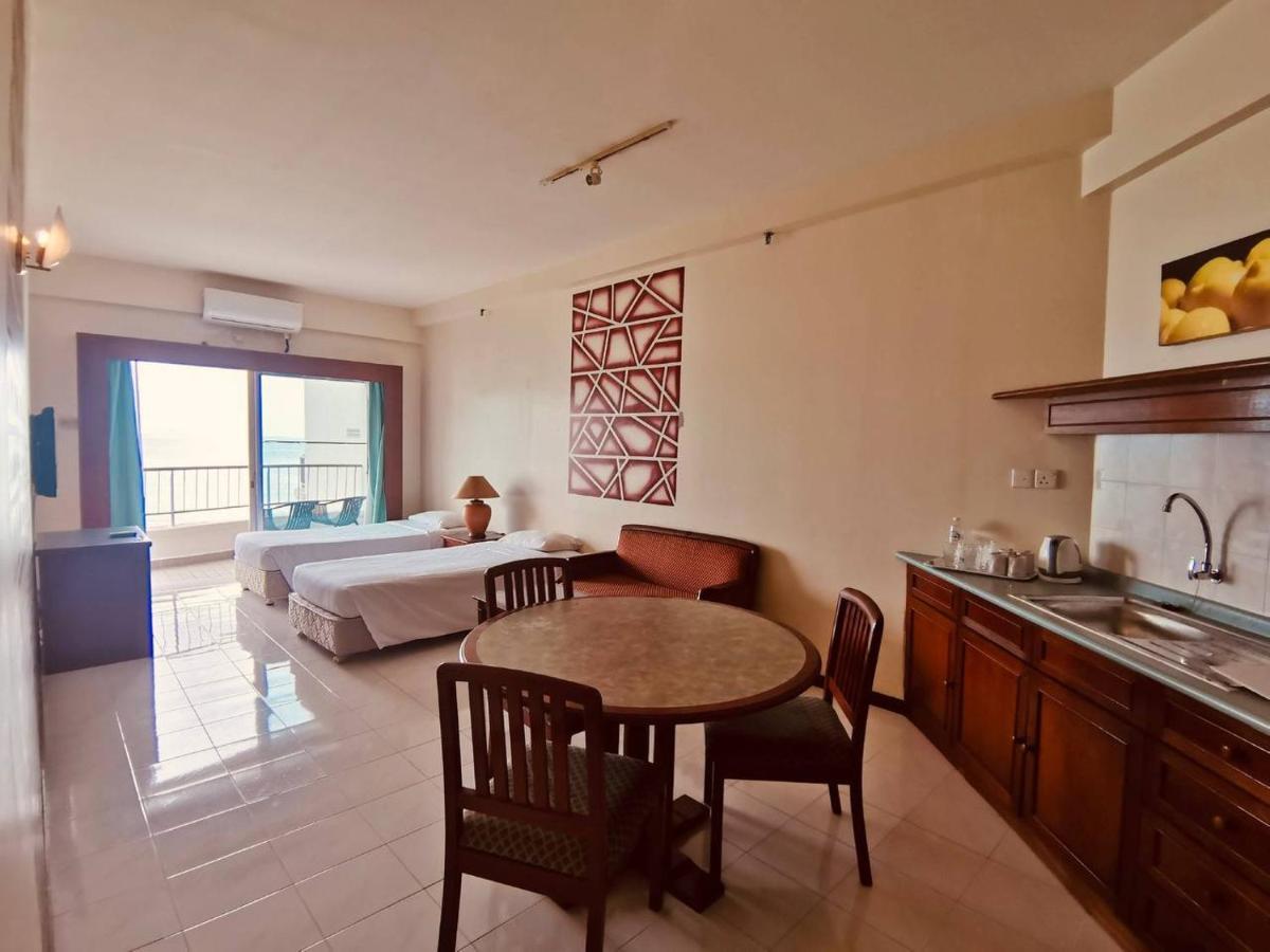 Seaview Deluxe Studio Couples Room S Tanjung Bungah (Penang) Eksteriør bilde