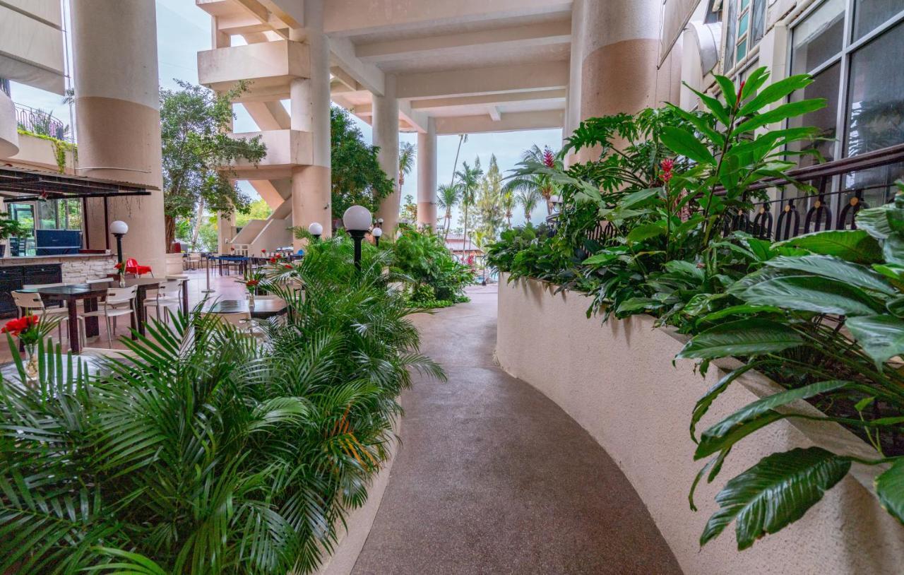 Seaview Deluxe Studio Couples Room S Tanjung Bungah (Penang) Eksteriør bilde